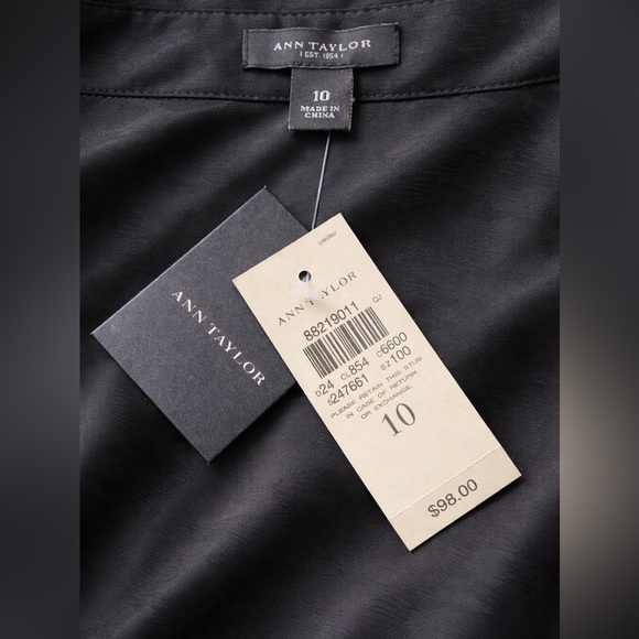 ANN TAYLOR Black Damask Jacquard Wrap Belted Blouse Jacket Size 10 NWT - Picture 4 of 6